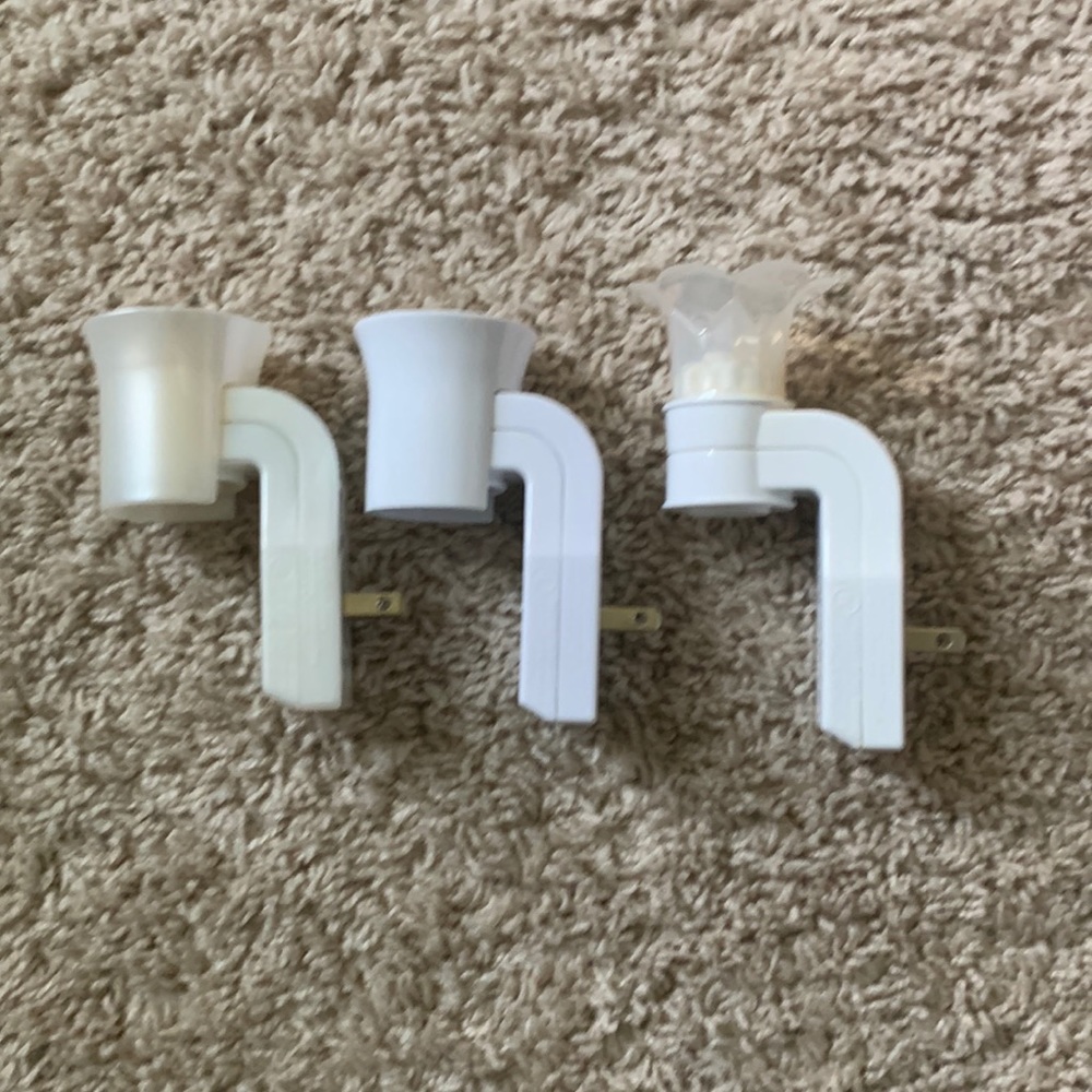 Wall flower diffuser